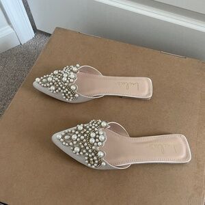 NWOT Lulu's Flora Beige Suede Pearl Embroidered Flats